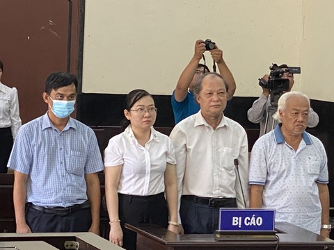 Nhận “lại quả” từ Việt Á hơn 2 tỉ đồng, 4 bị cáo tại CDC Tiền Giang được miễn hình phạt- Ảnh 1. Nhận “lại quả” từ Việt Á hơn 2 tỉ đồng, 4 bị cáo tại CDC Tiền Giang được miễn hình phạt- Ảnh 1.