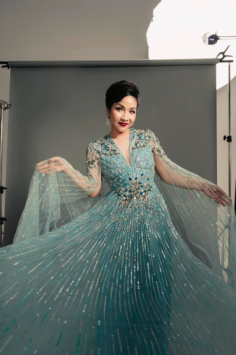 Mỹ Linh: Bỏ hát lót, hát ở vũ trường, tôi bị nói ‘đã nghèo còn sĩ’- Ảnh 2. Mỹ Linh: Bỏ hát lót, hát ở vũ trường, tôi bị nói ‘đã nghèo còn sĩ’- Ảnh 2.