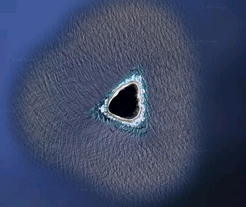 10 thứ bí ẩn được Google Earth phát hiện: Hình ảnh số 1 từng gây tranh cãi nảy lửa- Ảnh 1. 10 thứ bí ẩn được Google Earth phát hiện: Hình ảnh số 1 từng gây tranh cãi nảy lửa- Ảnh 1.
