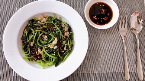 Loại rau được ví như "thịt bò của người nghèo", bổ máu, hạ huyết áp hiệu quả: Bán đầy chợ Việt- Ảnh 2. Loại rau được ví như "thịt bò của người nghèo", bổ máu, hạ huyết áp hiệu quả: Bán đầy chợ Việt- Ảnh 2.