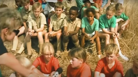 Bí ẩn UFO năm 1994: Hơn 60 đứa trẻ Zimbabwe khẳng định nhìn thấy người ngoài hành tinh- Ảnh 1. Bí ẩn UFO năm 1994: Hơn 60 đứa trẻ Zimbabwe khẳng định nhìn thấy người ngoài hành tinh- Ảnh 1.