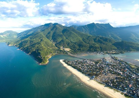 Danh thắng được công nhận đẹp nhất thế giới, là "chốn bồng lai tiên cảnh" có thật, cách Đà Nẵng hơn 20km- Ảnh 1. Danh thắng được công nhận đẹp nhất thế giới, là "chốn bồng lai tiên cảnh" có thật, cách Đà Nẵng hơn 20km- Ảnh 1.