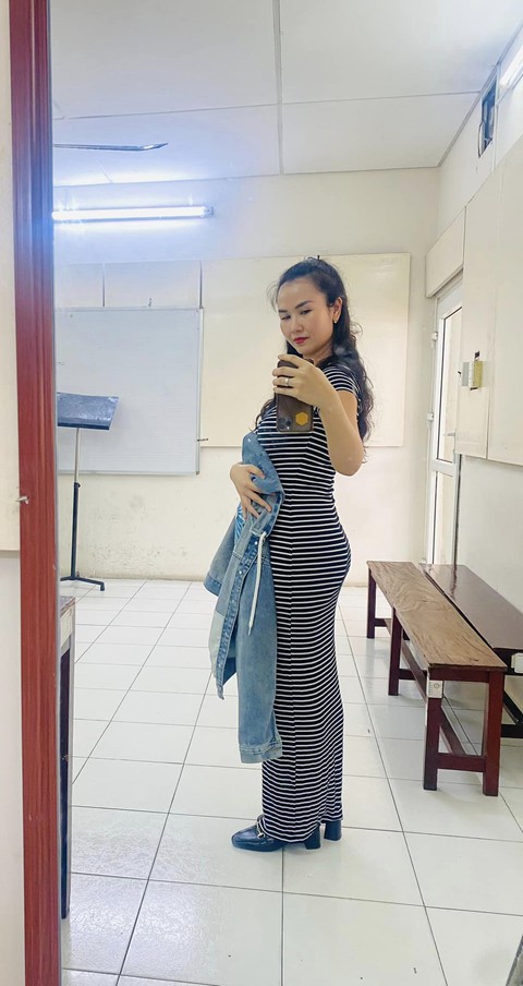Võ Hạ Trâm tiết lộ vóc dáng tháng thứ 4 mang thai, một chi tiết ở bụng bầu khiến netizen đặc biệt chú ý- Ảnh 2. Võ Hạ Trâm tiết lộ vóc dáng tháng thứ 4 mang thai, một chi tiết ở bụng bầu khiến netizen đặc biệt chú ý- Ảnh 2.