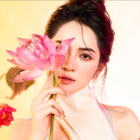 Cuộc đời thăng trầm của nữ ca sĩ Việt xinh đẹp, giỏi giang: 34 tuổi vẫn độc thân- Ảnh 1. Cuộc đời thăng trầm của nữ ca sĩ Việt xinh đẹp, giỏi giang: 34 tuổi vẫn độc thân- Ảnh 1.