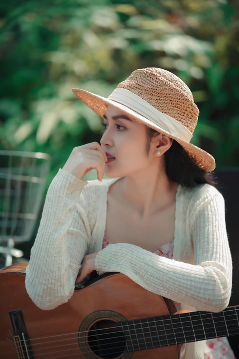 Cuộc đời thăng trầm của nữ ca sĩ Việt xinh đẹp, giỏi giang: 34 tuổi vẫn độc thân- Ảnh 4. Cuộc đời thăng trầm của nữ ca sĩ Việt xinh đẹp, giỏi giang: 34 tuổi vẫn độc thân- Ảnh 4.