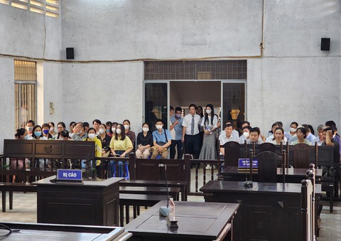 Cựu Giám đốc CDC Đắk Lắk không thừa nhận việc nhận hoa hồng Việt Á- Ảnh 1. Cựu Giám đốc CDC Đắk Lắk không thừa nhận việc nhận hoa hồng Việt Á- Ảnh 1.