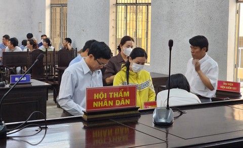 Cựu Giám đốc CDC Đắk Lắk không thừa nhận việc nhận hoa hồng Việt Á- Ảnh 2. Cựu Giám đốc CDC Đắk Lắk không thừa nhận việc nhận hoa hồng Việt Á- Ảnh 2.