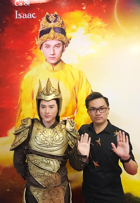Đại Nghĩa hoang mang trước tượng sáp của mình, netizen bình luận cực hài về tượng của Trấn Thành- Ảnh 10. Đại Nghĩa hoang mang trước tượng sáp của mình, netizen bình luận cực hài về tượng của Trấn Thành- Ảnh 10.
