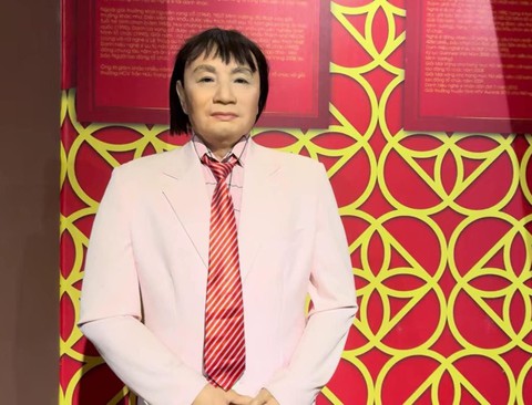 Đại Nghĩa hoang mang trước tượng sáp của mình, netizen bình luận cực hài về tượng của Trấn Thành- Ảnh 5. Đại Nghĩa hoang mang trước tượng sáp của mình, netizen bình luận cực hài về tượng của Trấn Thành- Ảnh 5.
