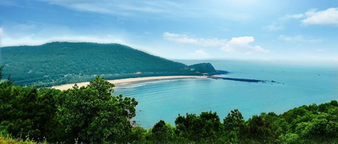 Bên cạnh Cửa Lò, Nghệ An còn có 1 bãi biển khác được người bản địa yêu thích: Được ví "như thiên đường"- Ảnh 1. Bên cạnh Cửa Lò, Nghệ An còn có 1 bãi biển khác được người bản địa yêu thích: Được ví "như thiên đường"- Ảnh 1.
