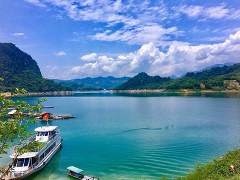 Một "Vịnh Hạ Long trên cạn" nằm giữa lòng hồ thuỷ điện, đẹp đặc biệt vào đêm Rằm, cách Hà Nội hơn 100km- Ảnh 6. Một "Vịnh Hạ Long trên cạn" nằm giữa lòng hồ thuỷ điện, đẹp đặc biệt vào đêm Rằm, cách Hà Nội hơn 100km- Ảnh 6.