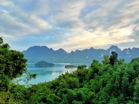 Một "Vịnh Hạ Long trên cạn" nằm giữa lòng hồ thuỷ điện, đẹp đặc biệt vào đêm Rằm, cách Hà Nội hơn 100km- Ảnh 3. Một "Vịnh Hạ Long trên cạn" nằm giữa lòng hồ thuỷ điện, đẹp đặc biệt vào đêm Rằm, cách Hà Nội hơn 100km- Ảnh 3.