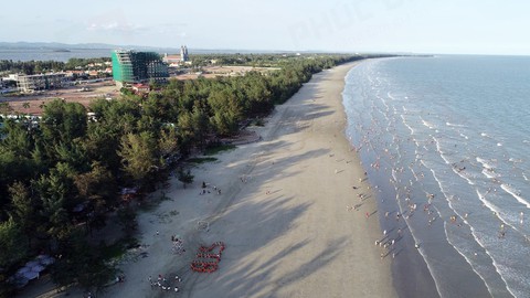 Không phải Nha Trang hay Đà Nẵng, bãi biển dài nhất Việt Nam nằm ở ngay miền Bắc: Cách Hà Nội chỉ 300km- Ảnh 1. Không phải Nha Trang hay Đà Nẵng, bãi biển dài nhất Việt Nam nằm ở ngay miền Bắc: Cách Hà Nội chỉ 300km- Ảnh 1.