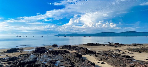 Không phải Nha Trang hay Đà Nẵng, bãi biển dài nhất Việt Nam nằm ở ngay miền Bắc: Cách Hà Nội chỉ 300km- Ảnh 4. Không phải Nha Trang hay Đà Nẵng, bãi biển dài nhất Việt Nam nằm ở ngay miền Bắc: Cách Hà Nội chỉ 300km- Ảnh 4.