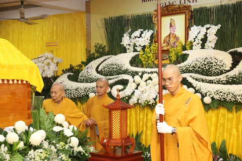 Đại lão Hòa thượng Thích Trí Quảng viếng Hòa thượng Thích Huệ Trí- Ảnh 10. Đại lão Hòa thượng Thích Trí Quảng viếng Hòa thượng Thích Huệ Trí- Ảnh 10.