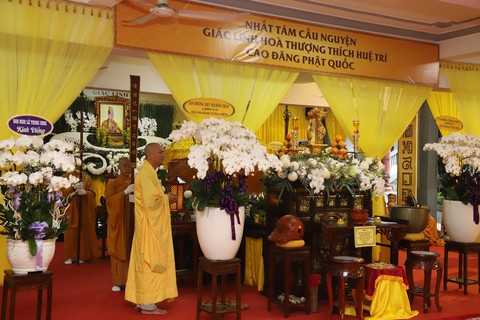 Đại lão Hòa thượng Thích Trí Quảng viếng Hòa thượng Thích Huệ Trí- Ảnh 12. Đại lão Hòa thượng Thích Trí Quảng viếng Hòa thượng Thích Huệ Trí- Ảnh 12.