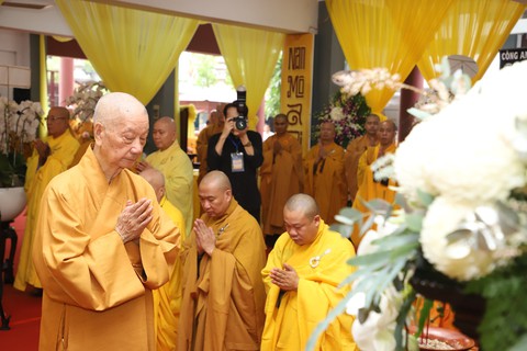 Đại lão Hòa thượng Thích Trí Quảng viếng Hòa thượng Thích Huệ Trí- Ảnh 3. Đại lão Hòa thượng Thích Trí Quảng viếng Hòa thượng Thích Huệ Trí- Ảnh 3.