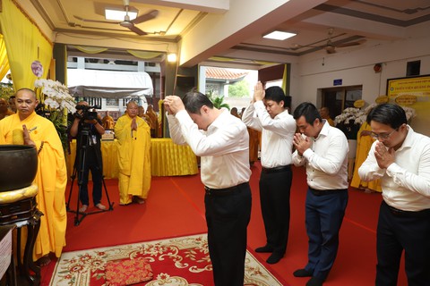 Đại lão Hòa thượng Thích Trí Quảng viếng Hòa thượng Thích Huệ Trí- Ảnh 5. Đại lão Hòa thượng Thích Trí Quảng viếng Hòa thượng Thích Huệ Trí- Ảnh 5.