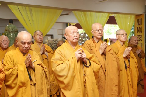 Đại lão Hòa thượng Thích Trí Quảng viếng Hòa thượng Thích Huệ Trí- Ảnh 8. Đại lão Hòa thượng Thích Trí Quảng viếng Hòa thượng Thích Huệ Trí- Ảnh 8.