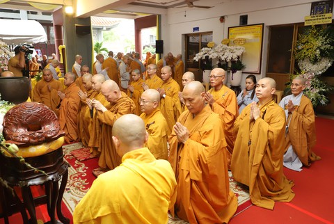 Đại lão Hòa thượng Thích Trí Quảng viếng Hòa thượng Thích Huệ Trí- Ảnh 9. Đại lão Hòa thượng Thích Trí Quảng viếng Hòa thượng Thích Huệ Trí- Ảnh 9.