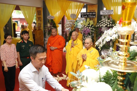 Đại lão Hòa thượng Thích Trí Quảng viếng Hòa thượng Thích Huệ Trí- Ảnh 11. Đại lão Hòa thượng Thích Trí Quảng viếng Hòa thượng Thích Huệ Trí- Ảnh 11.