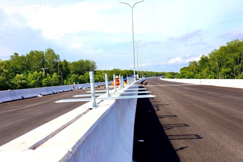 Ngắm cao tốc Bến Lức - Long Thành xuyên rừng ngập mặn- Ảnh 8. Ngắm cao tốc Bến Lức - Long Thành xuyên rừng ngập mặn- Ảnh 8.