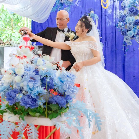 Phải lòng bà mẹ đơn thân dân tộc Tày, người đàn ông Pháp bán nhà, sang Việt Nam lên núi ở- Ảnh 10. Phải lòng bà mẹ đơn thân dân tộc Tày, người đàn ông Pháp bán nhà, sang Việt Nam lên núi ở- Ảnh 10.