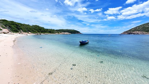 Phát hiện bãi biển hoang sơ gần Nha Trang, được ví như "nàng tiên ngủ quên", nhiều người chưa hề nghe tên- Ảnh 1. Phát hiện bãi biển hoang sơ gần Nha Trang, được ví như "nàng tiên ngủ quên", nhiều người chưa hề nghe tên- Ảnh 1.