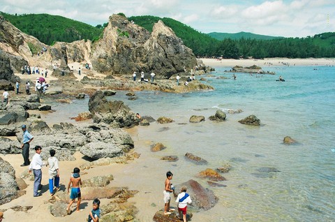 Ngoài Nhật Lệ, Quảng Bình còn có 1 bãi biển đẹp không kém: Được ví như "tuyệt tác", sở hữu cảnh đặc biệt- Ảnh 9. Ngoài Nhật Lệ, Quảng Bình còn có 1 bãi biển đẹp không kém: Được ví như "tuyệt tác", sở hữu cảnh đặc biệt- Ảnh 9.