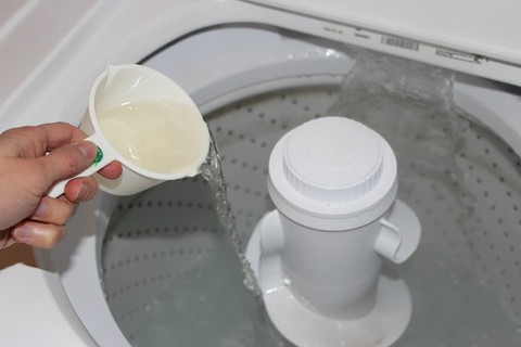 Thứ rẻ tiền nhà nào cũng sẵn trong bếp, được ví như "bảo bối giặt giũ": Dùng được cả giặt máy và giặt tay- Ảnh 3. Thứ rẻ tiền nhà nào cũng sẵn trong bếp, được ví như "bảo bối giặt giũ": Dùng được cả giặt máy và giặt tay- Ảnh 3.
