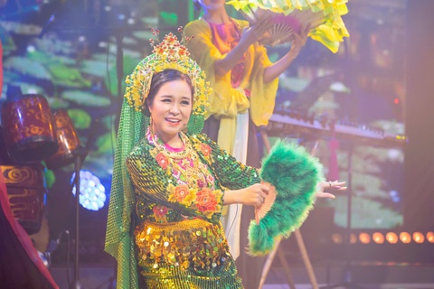 Mãn nhãn đêm nhạc "Hồn Việt"- Ảnh 4. Mãn nhãn đêm nhạc "Hồn Việt"- Ảnh 4.