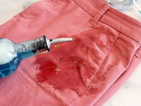 Có 1 loại quần áo bẩn tuyệt đối không được bỏ vào máy giặt sấy, cháy nổ có ngày!- Ảnh 2. Có 1 loại quần áo bẩn tuyệt đối không được bỏ vào máy giặt sấy, cháy nổ có ngày!- Ảnh 2.
