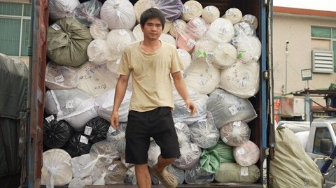 Sự thật gây sốc đằng sau chiếc váy 100 nghìn đồng bạn mua trên mạng mỗi ngày- Ảnh 2. Sự thật gây sốc đằng sau chiếc váy 100 nghìn đồng bạn mua trên mạng mỗi ngày- Ảnh 2.