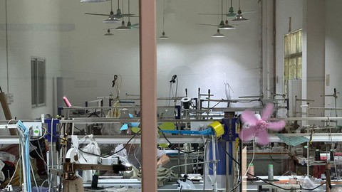 Sự thật gây sốc đằng sau chiếc váy 100 nghìn đồng bạn mua trên mạng mỗi ngày- Ảnh 8. Sự thật gây sốc đằng sau chiếc váy 100 nghìn đồng bạn mua trên mạng mỗi ngày- Ảnh 8.