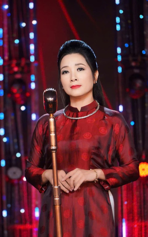 Danh ca Giao Linh, Thanh Thanh Hiền biểu diễn tại Lễ hội La Khê – Bia Bà 2025- Ảnh 2. Danh ca Giao Linh, Thanh Thanh Hiền biểu diễn tại Lễ hội La Khê – Bia Bà 2025- Ảnh 2.