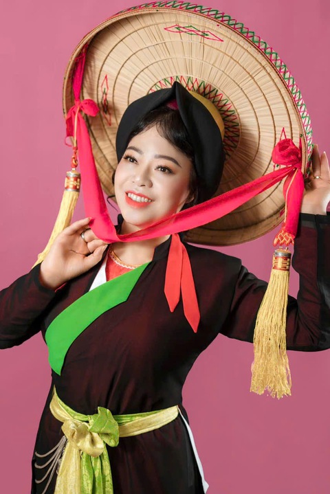 Danh ca Giao Linh, Thanh Thanh Hiền biểu diễn tại Lễ hội La Khê – Bia Bà 2025- Ảnh 6. Danh ca Giao Linh, Thanh Thanh Hiền biểu diễn tại Lễ hội La Khê – Bia Bà 2025- Ảnh 6.