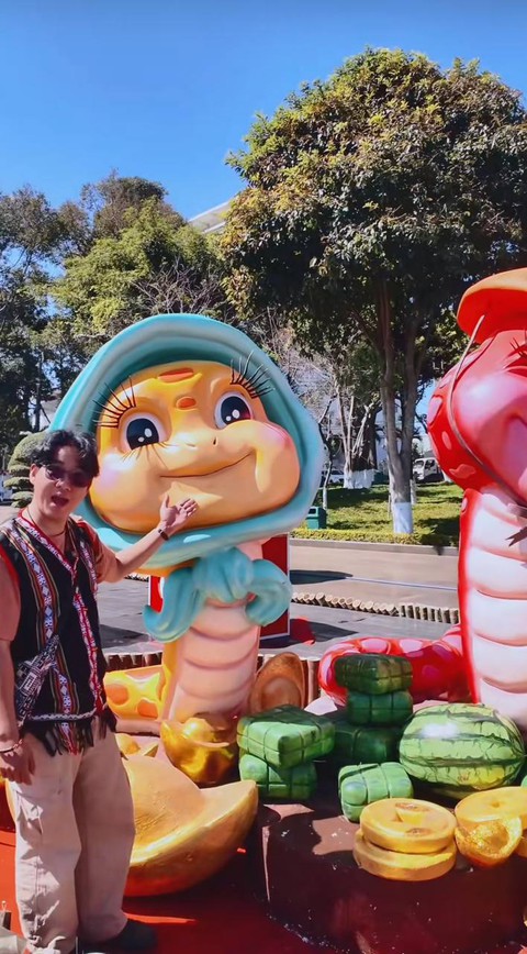Cuộc đua linh vật rắn 2025: Kim xà quyền uy, "bé Na tẻn tẻn" chiếm sóng mạng xã hội - Ảnh 15. Cuộc đua linh vật rắn 2025: Kim xà quyền uy, "bé Na tẻn tẻn" chiếm sóng mạng xã hội - Ảnh 15.