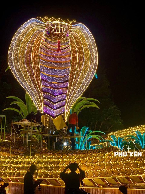 Cuộc đua linh vật rắn 2025: Kim xà quyền uy, "bé Na tẻn tẻn" chiếm sóng mạng xã hội - Ảnh 13. Cuộc đua linh vật rắn 2025: Kim xà quyền uy, "bé Na tẻn tẻn" chiếm sóng mạng xã hội - Ảnh 13.
