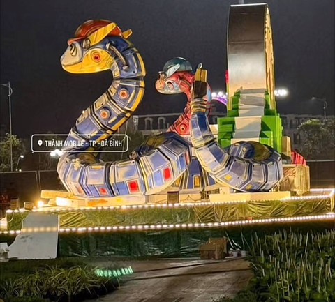Cuộc đua linh vật rắn 2025: Kim xà quyền uy, "bé Na tẻn tẻn" chiếm sóng mạng xã hội - Ảnh 18. Cuộc đua linh vật rắn 2025: Kim xà quyền uy, "bé Na tẻn tẻn" chiếm sóng mạng xã hội - Ảnh 18.
