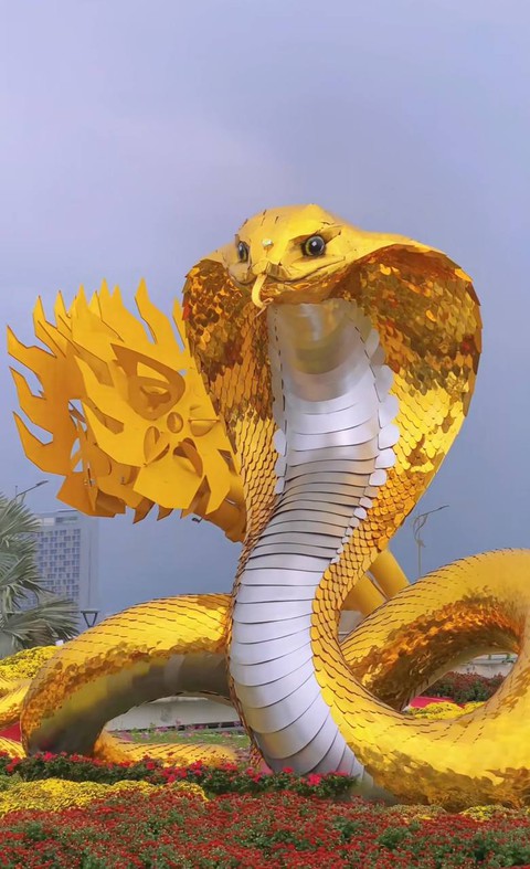 Cuộc đua linh vật rắn 2025: Kim xà quyền uy, "bé Na tẻn tẻn" chiếm sóng mạng xã hội - Ảnh 7. Cuộc đua linh vật rắn 2025: Kim xà quyền uy, "bé Na tẻn tẻn" chiếm sóng mạng xã hội - Ảnh 7.
