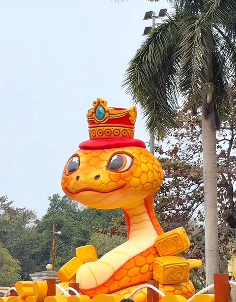 Cuộc đua linh vật rắn 2025: Kim xà quyền uy, "bé Na tẻn tẻn" chiếm sóng mạng xã hội - Ảnh 33. Cuộc đua linh vật rắn 2025: Kim xà quyền uy, "bé Na tẻn tẻn" chiếm sóng mạng xã hội - Ảnh 33.