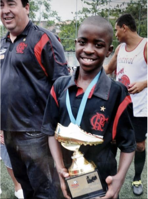 Vinicius Junior: Từ trẻ đường phố đến vua không ngai của bóng đá thế giới- Ảnh 3. Vinicius Junior: Từ trẻ đường phố đến vua không ngai của bóng đá thế giới- Ảnh 3.