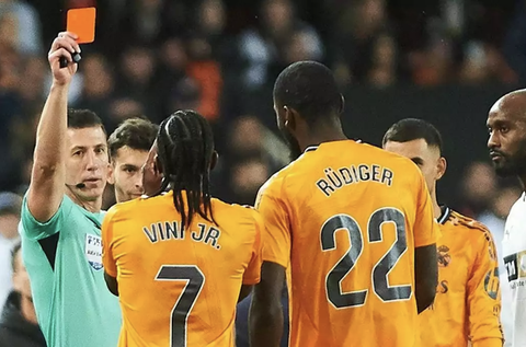 Vinicius Junior: Từ trẻ đường phố đến vua không ngai của bóng đá thế giới- Ảnh 10. Vinicius Junior: Từ trẻ đường phố đến vua không ngai của bóng đá thế giới- Ảnh 10.