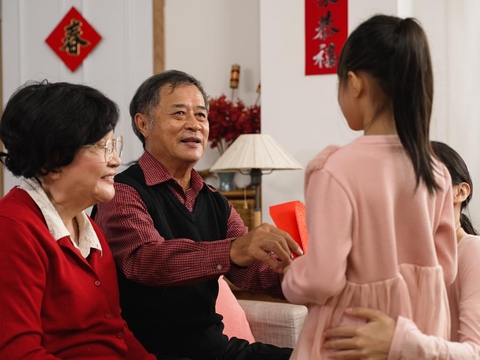 Lì xì đầu năm và giá trị thực sự của phong bao đỏ - Ảnh 2. Lì xì đầu năm và giá trị thực sự của phong bao đỏ - Ảnh 2.