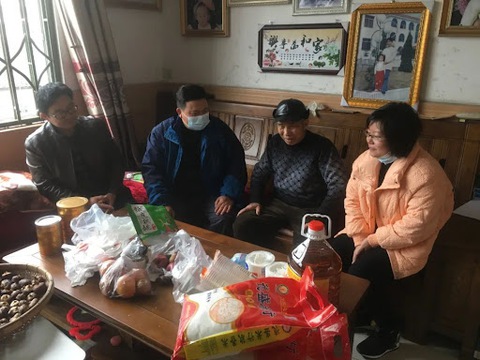 Lì xì đầu năm và giá trị thực sự của phong bao đỏ - Ảnh 1. Lì xì đầu năm và giá trị thực sự của phong bao đỏ - Ảnh 1.