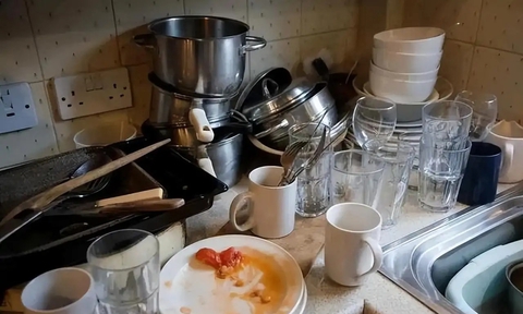 Đổ nước nóng vào bồn rửa bát: Hành động tưởng vô hại nhưng lại gây ra 2 nguy hiểm lớn- Ảnh 4. Đổ nước nóng vào bồn rửa bát: Hành động tưởng vô hại nhưng lại gây ra 2 nguy hiểm lớn- Ảnh 4.
