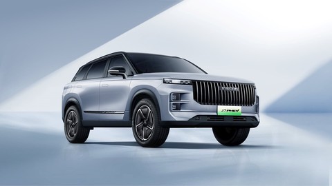 Chân dung mẫu xe ông Vũ Văn Tiền tặng Xuân Son: Chưa ai ở Việt Nam có, đi một mạch từ Hà Nội đến Quy Nhơn mới cần đổ xăng - Ảnh 4. Chân dung mẫu xe ông Vũ Văn Tiền tặng Xuân Son: Chưa ai ở Việt Nam có, đi một mạch từ Hà Nội đến Quy Nhơn mới cần đổ xăng - Ảnh 4.