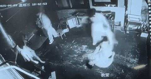 Vụ diễn viên Trung Quốc ngã lầu tử vong: Xuất hiện video gây nhiễu loạn  công tác điều tra