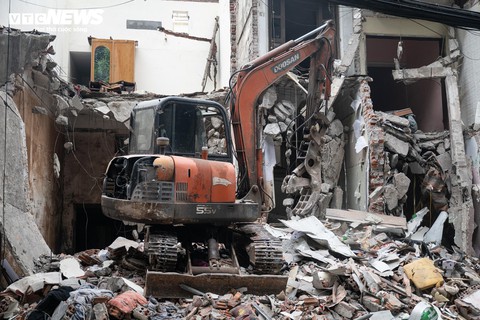 Hà Nội phá dỡ loạt công trình để làm tuyến đường ‘đắt nhất hành tinh’ - Ảnh 5.