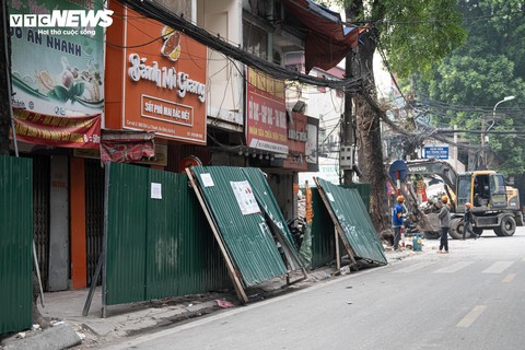 Hà Nội phá dỡ loạt công trình để làm tuyến đường ‘đắt nhất hành tinh’ - Ảnh 3.